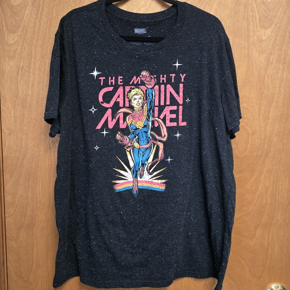 🔴The Mighty Captain Marvel T-shirt